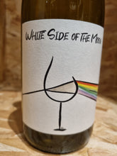 Charger l'image dans la galerie, White side of the Moon Beaujolais Blanc 2022 - 75cl
